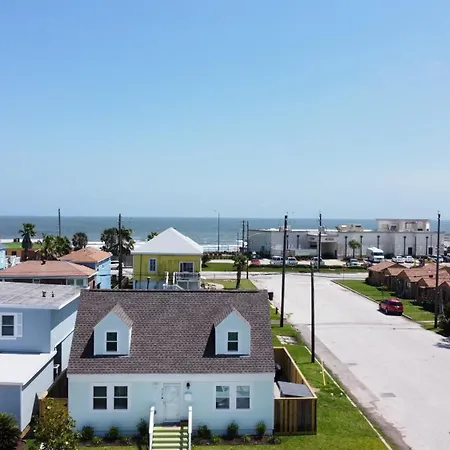 Ocean View, Newly Renovated Home, Central Location, Plenty Of Parkings